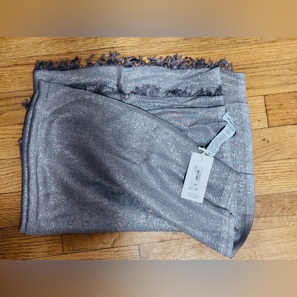 Nordstrom Silver/ Gray glitter scarf - Picture 1 of 2